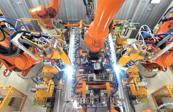 蔚來(lái)ES8全鋁車(chē)身頂蓋激光焊接