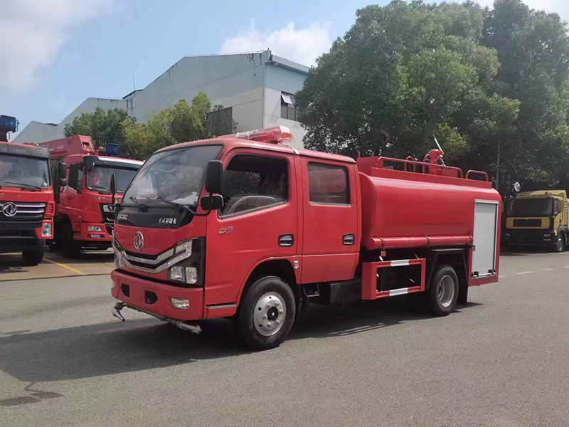 CLW5070GSSADY型東風(fēng)3.5噸消防酒水車